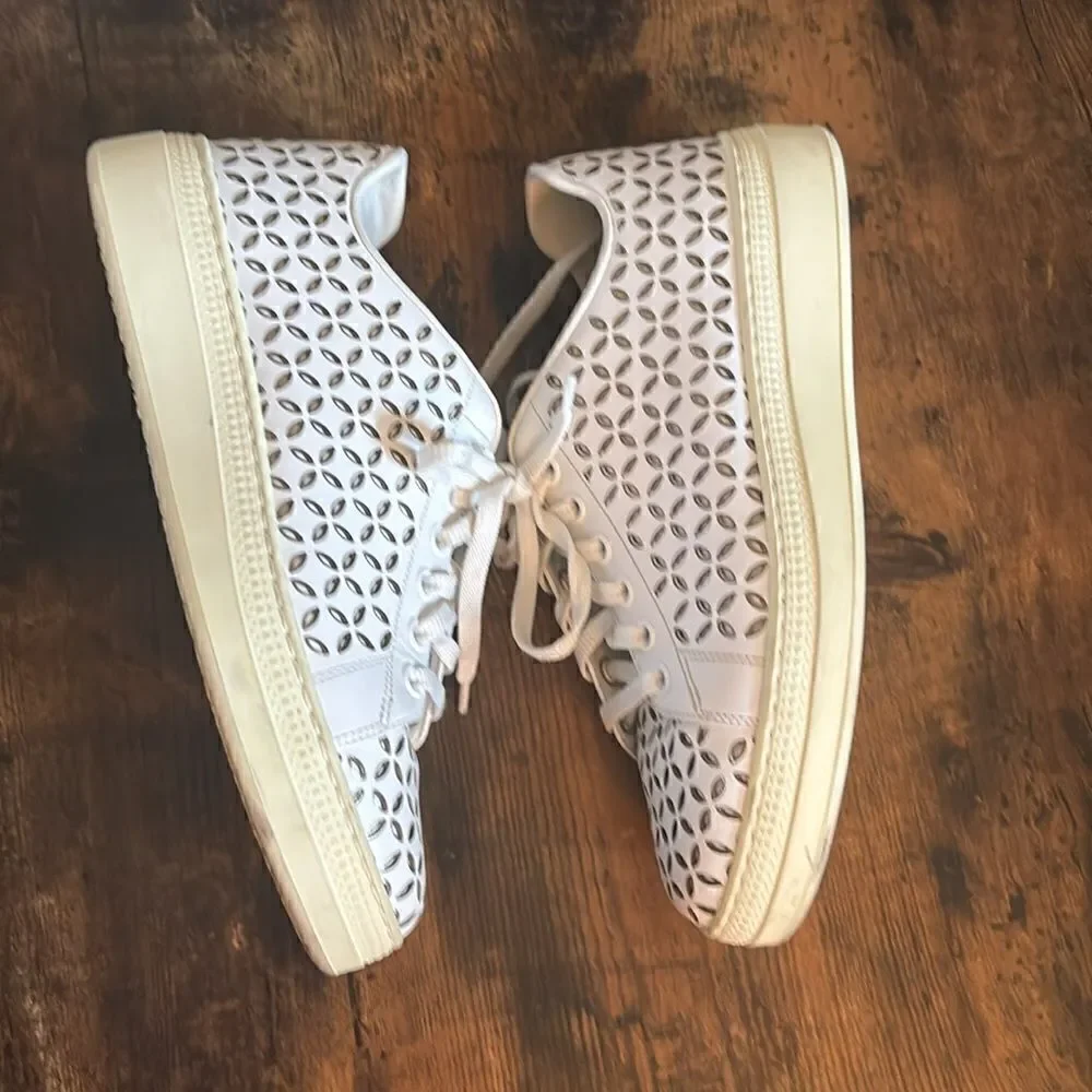 ALAÏA
White laser-cut leather sneaker size 35 / excellent - Picture 10 of 13